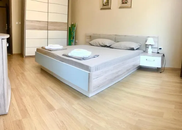 корал Apartman *