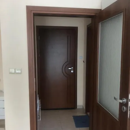 корал Apartment